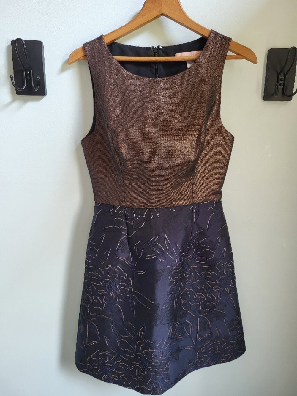 Lina Metallic Dress by Hutch / Anthropologie – Women’s Size 4